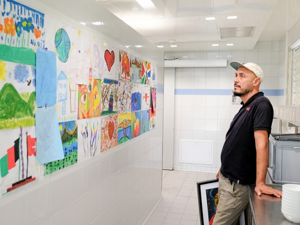 Hamid in der Küche des BAZ