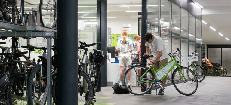 Velostation Züri rollt