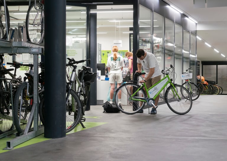 Velostation Züri rollt
