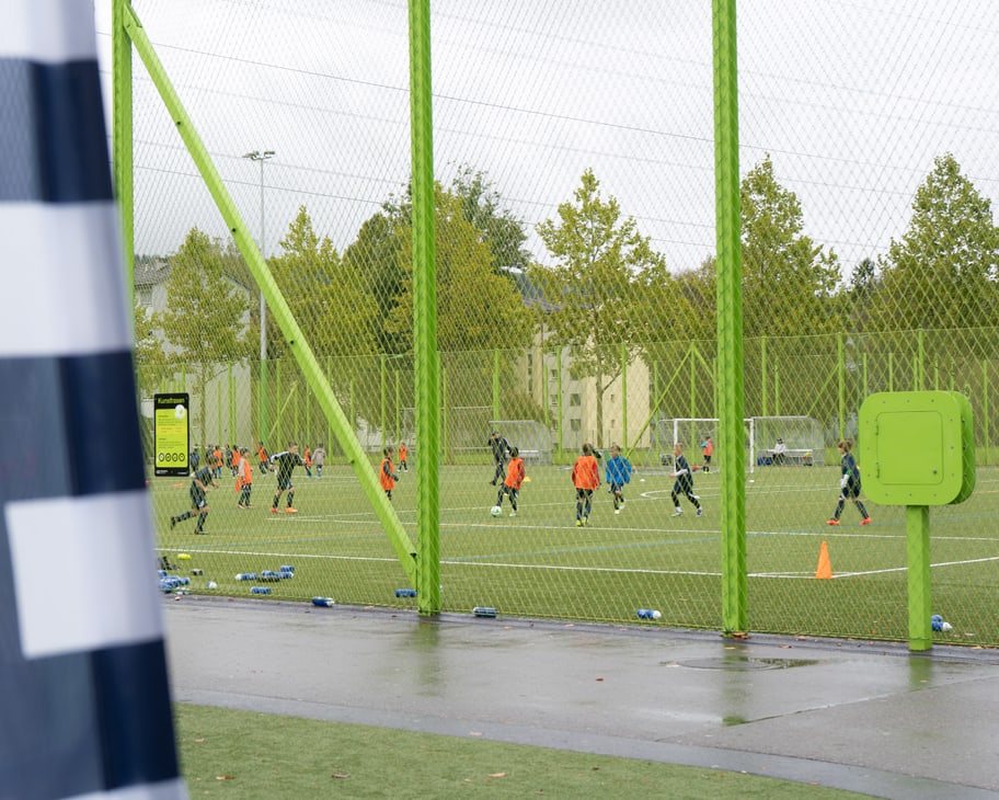 Fussballspiel aus der Ferne.